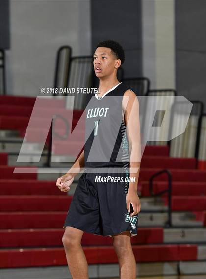 Thumbnail 2 in Elliot Christian vs. Central Valley (Trojan Christmas Classic) photogallery.