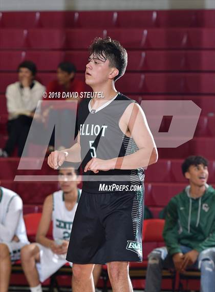 Thumbnail 2 in Elliot Christian vs. Central Valley (Trojan Christmas Classic) photogallery.