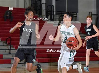 Thumbnail 3 in Elliot Christian vs. Central Valley (Trojan Christmas Classic) photogallery.