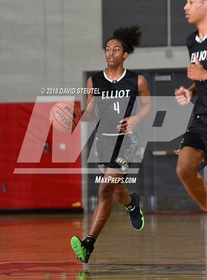 Thumbnail 1 in Elliot Christian vs. Central Valley (Trojan Christmas Classic) photogallery.