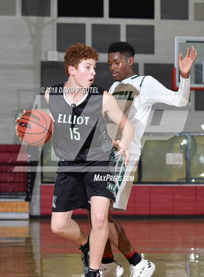 Thumbnail 2 in Elliot Christian vs. Central Valley (Trojan Christmas Classic) photogallery.