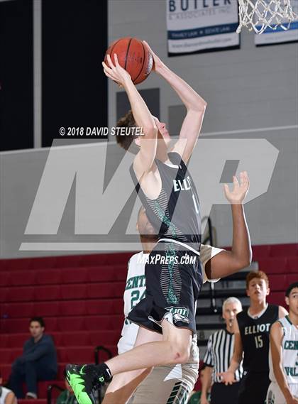 Thumbnail 3 in Elliot Christian vs. Central Valley (Trojan Christmas Classic) photogallery.