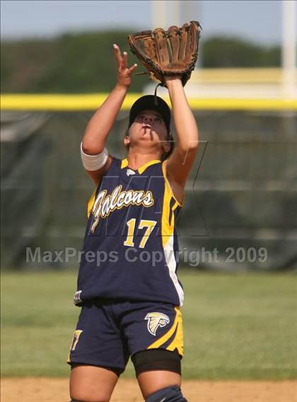 Thumbnail 3 in Gloucester City vs Saddle Brook (NJSIAA Public Finals) photogallery.