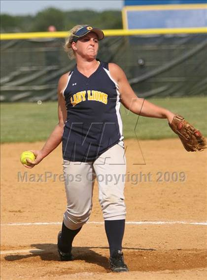 Thumbnail 3 in Gloucester City vs Saddle Brook (NJSIAA Public Finals) photogallery.