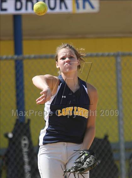 Thumbnail 1 in Gloucester City vs Saddle Brook (NJSIAA Public Finals) photogallery.