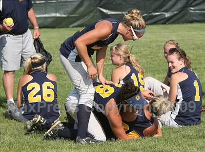 Thumbnail 1 in Gloucester City vs Saddle Brook (NJSIAA Public Finals) photogallery.