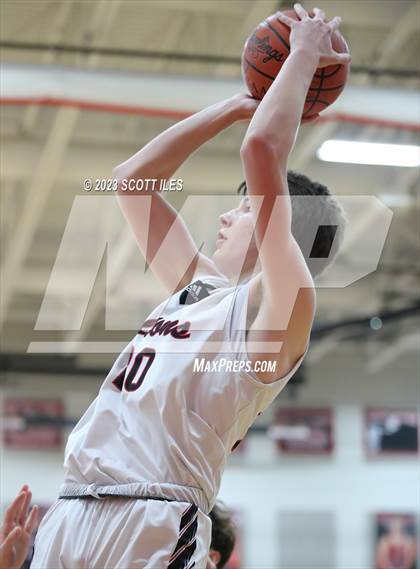 Thumbnail 3 in Logan Elm vs Fairfield Union (OHSAA D2 Sectional) photogallery.