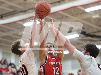 Thumbnail 3 in Logan Elm vs Fairfield Union (OHSAA D2 Sectional) photogallery.