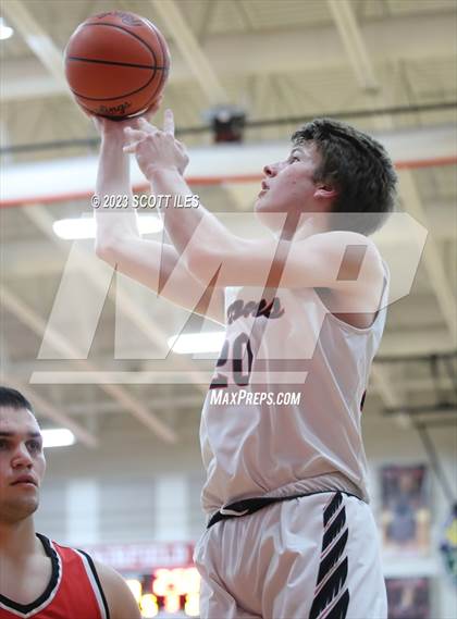 Thumbnail 2 in Logan Elm vs Fairfield Union (OHSAA D2 Sectional) photogallery.