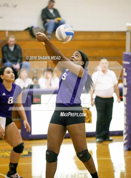 Thumbnail 1 in Lake Michigan Catholic @ Lawrence photogallery.