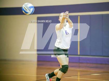 Thumbnail 1 in Lake Michigan Catholic @ Lawrence photogallery.
