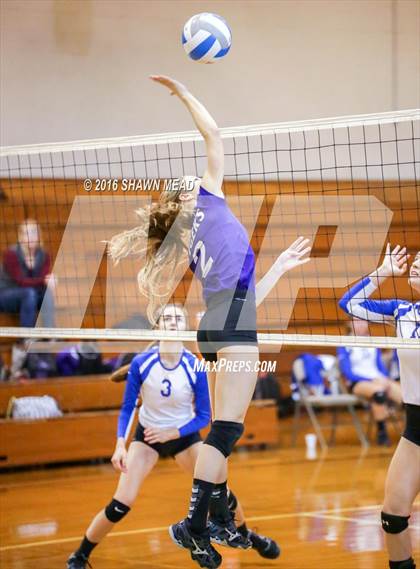 Thumbnail 3 in Lake Michigan Catholic @ Lawrence photogallery.