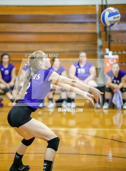 Thumbnail 1 in Lake Michigan Catholic @ Lawrence photogallery.