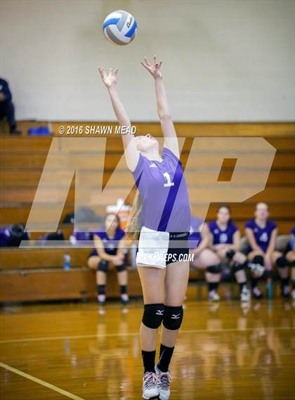 Thumbnail 1 in Lake Michigan Catholic @ Lawrence photogallery.
