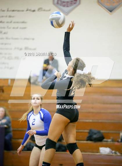 Thumbnail 1 in Lake Michigan Catholic @ Lawrence photogallery.