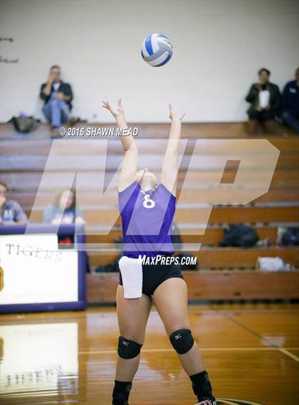 Thumbnail 3 in Lake Michigan Catholic @ Lawrence photogallery.