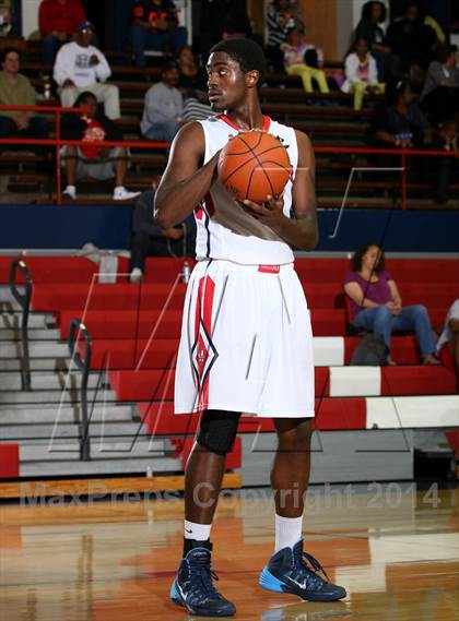 Thumbnail 1 in Highland vs. Maranatha (Lancers Hoops Showdown)  photogallery.