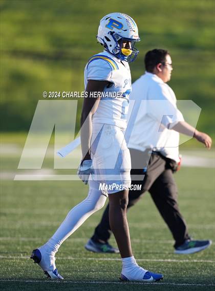 Thumbnail 3 in Pflugerville vs. Iowa Colony (UIL 5A Football Division II Region 3 Area Playoff) photogallery.