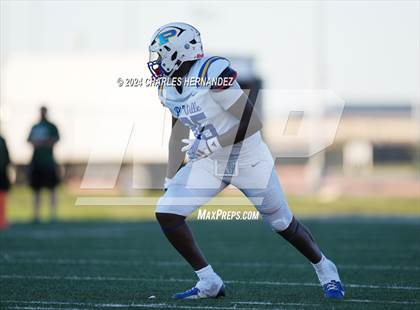 Thumbnail 3 in Pflugerville vs. Iowa Colony (UIL 5A Football Division II Region 3 Area Playoff) photogallery.