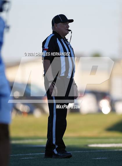 Thumbnail 2 in Pflugerville vs. Iowa Colony (UIL 5A Football Division II Region 3 Area Playoff) photogallery.