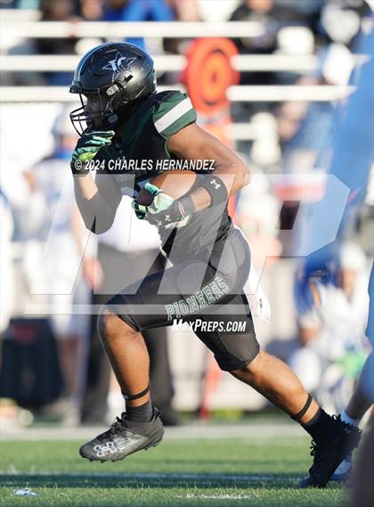 Thumbnail 2 in Pflugerville vs. Iowa Colony (UIL 5A Football Division II Region 3 Area Playoff) photogallery.