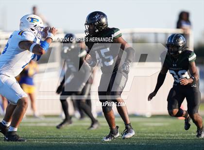 Thumbnail 2 in Pflugerville vs. Iowa Colony (UIL 5A Football Division II Region 3 Area Playoff) photogallery.