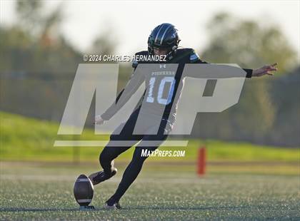Thumbnail 2 in Pflugerville vs. Iowa Colony (UIL 5A Football Division II Region 3 Area Playoff) photogallery.
