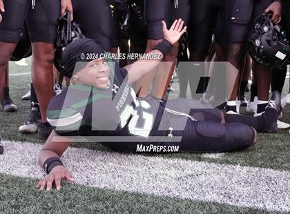 Thumbnail 2 in Pflugerville vs. Iowa Colony (UIL 5A Football Division II Region 3 Area Playoff) photogallery.