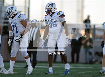 Thumbnail 3 in Pflugerville vs. Iowa Colony (UIL 5A Football Division II Region 3 Area Playoff) photogallery.