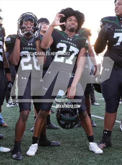Thumbnail 3 in Pflugerville vs. Iowa Colony (UIL 5A Football Division II Region 3 Area Playoff) photogallery.