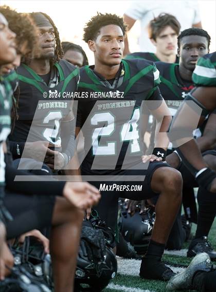 Thumbnail 3 in Pflugerville vs. Iowa Colony (UIL 5A Football Division II Region 3 Area Playoff) photogallery.