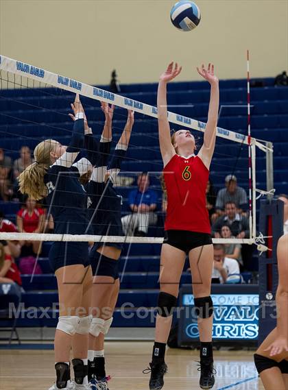 Thumbnail 3 in Castle View Vs. Valor Christian (JV) photogallery.