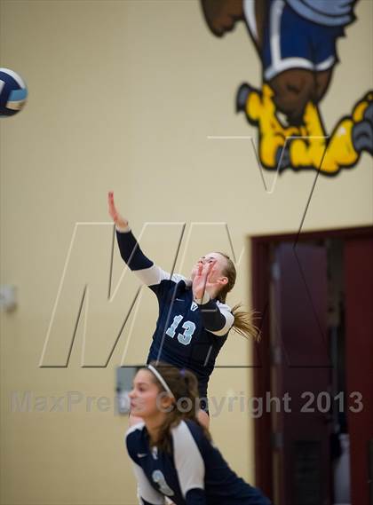 Thumbnail 2 in Castle View Vs. Valor Christian (JV) photogallery.