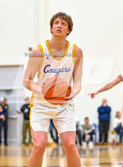 Thumbnail 3 in Muncie Central vs. Greenfield-Central (IHSAA 4A Section 9 Semifinal) photogallery.