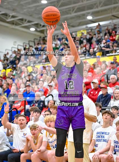 Thumbnail 2 in Muncie Central vs. Greenfield-Central (IHSAA 4A Section 9 Semifinal) photogallery.