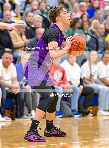 Thumbnail 3 in Muncie Central vs. Greenfield-Central (IHSAA 4A Section 9 Semifinal) photogallery.
