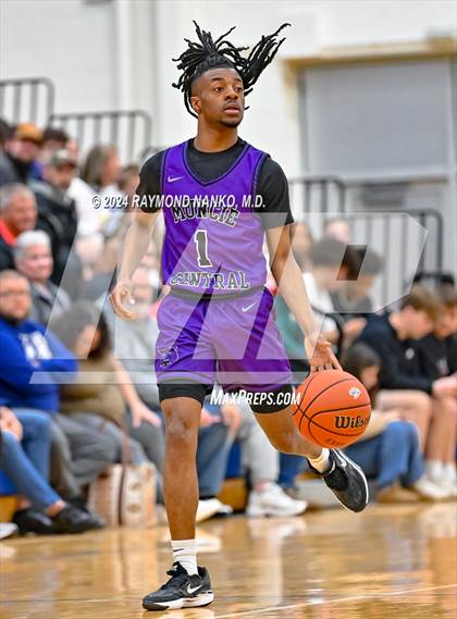 Thumbnail 2 in Muncie Central vs. Greenfield-Central (IHSAA 4A Section 9 Semifinal) photogallery.