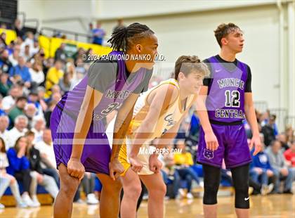 Thumbnail 2 in Muncie Central vs. Greenfield-Central (IHSAA 4A Section 9 Semifinal) photogallery.