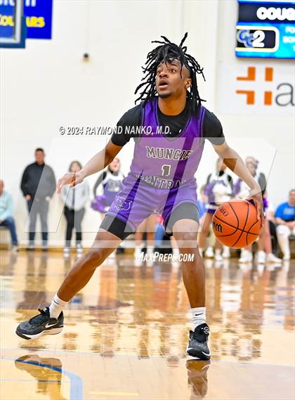 Thumbnail 1 in Muncie Central vs. Greenfield-Central (IHSAA 4A Section 9 Semifinal) photogallery.