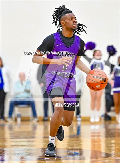 Thumbnail 2 in Muncie Central vs. Greenfield-Central (IHSAA 4A Section 9 Semifinal) photogallery.