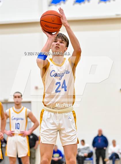 Thumbnail 1 in Muncie Central vs. Greenfield-Central (IHSAA 4A Section 9 Semifinal) photogallery.