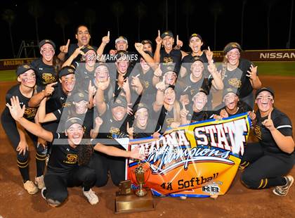 Thumbnail 1 in Salpointe Catholic vs. Cactus (AIA 4A Final Awards) photogallery.