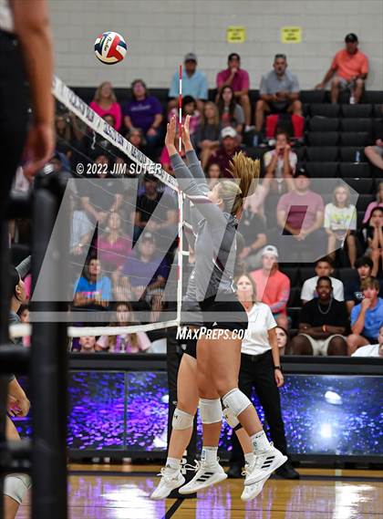 Thumbnail 3 in College Station vs Magnolia photogallery.