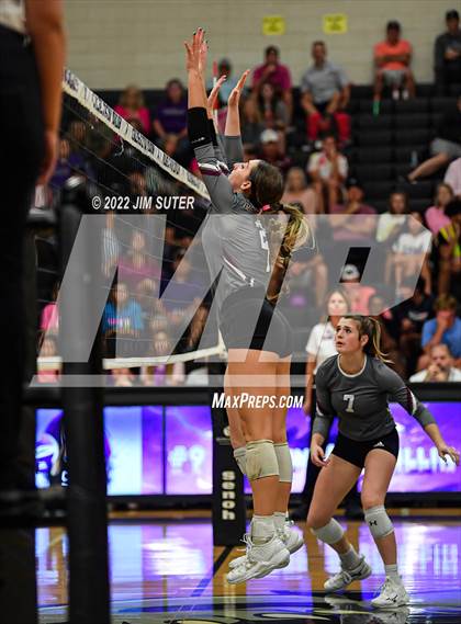 Thumbnail 1 in College Station vs Magnolia photogallery.