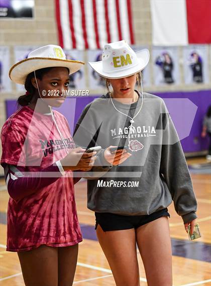 Thumbnail 2 in College Station vs Magnolia photogallery.
