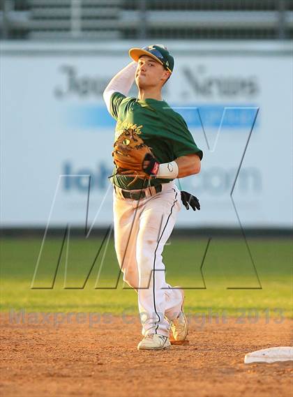 Thumbnail 1 in Gloucester Catholic vs. St. Joseph Regional photogallery.