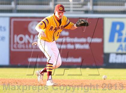 Thumbnail 2 in Gloucester Catholic vs. St. Joseph Regional photogallery.