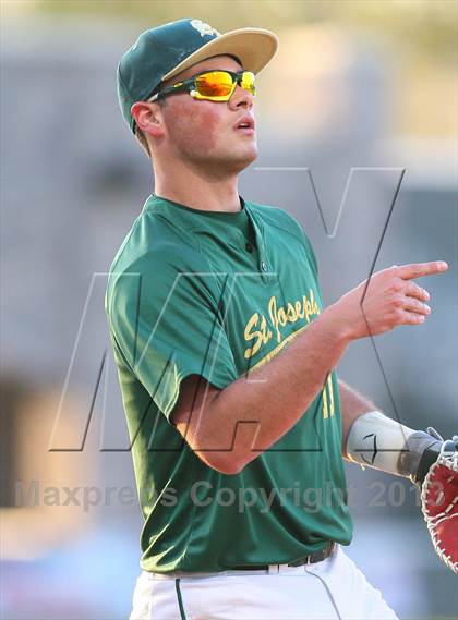 Thumbnail 3 in Gloucester Catholic vs. St. Joseph Regional photogallery.