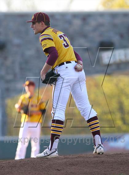 Thumbnail 2 in Gloucester Catholic vs. St. Joseph Regional photogallery.
