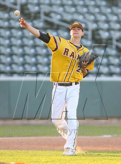 Thumbnail 3 in Gloucester Catholic vs. St. Joseph Regional photogallery.